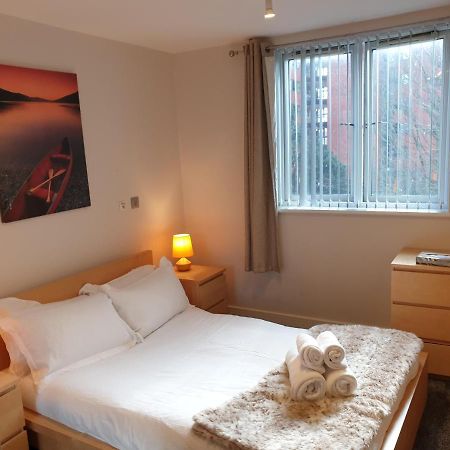 Birmingham Emerald, 2 Bedroom Apartment 외부 사진