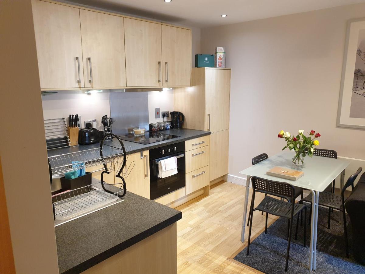 Birmingham Emerald, 2 Bedroom Apartment 외부 사진