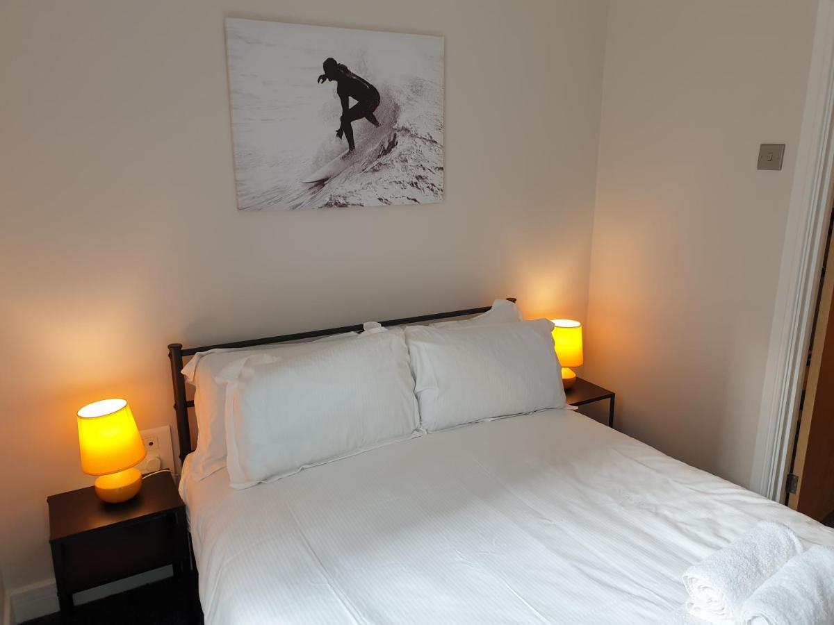 Birmingham Emerald, 2 Bedroom Apartment 외부 사진
