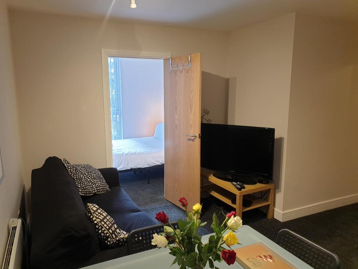 Birmingham Emerald, 2 Bedroom Apartment 외부 사진