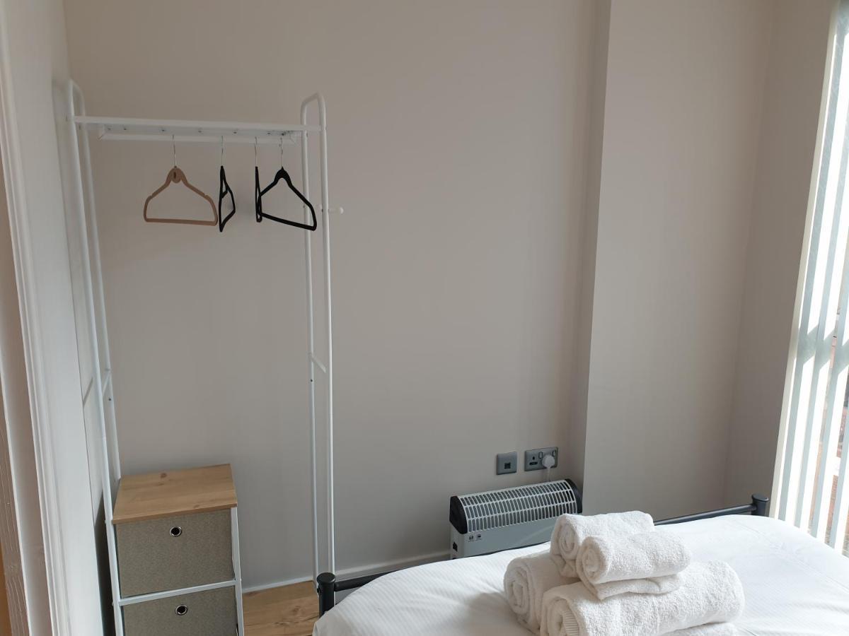 Birmingham Emerald, 2 Bedroom Apartment 외부 사진