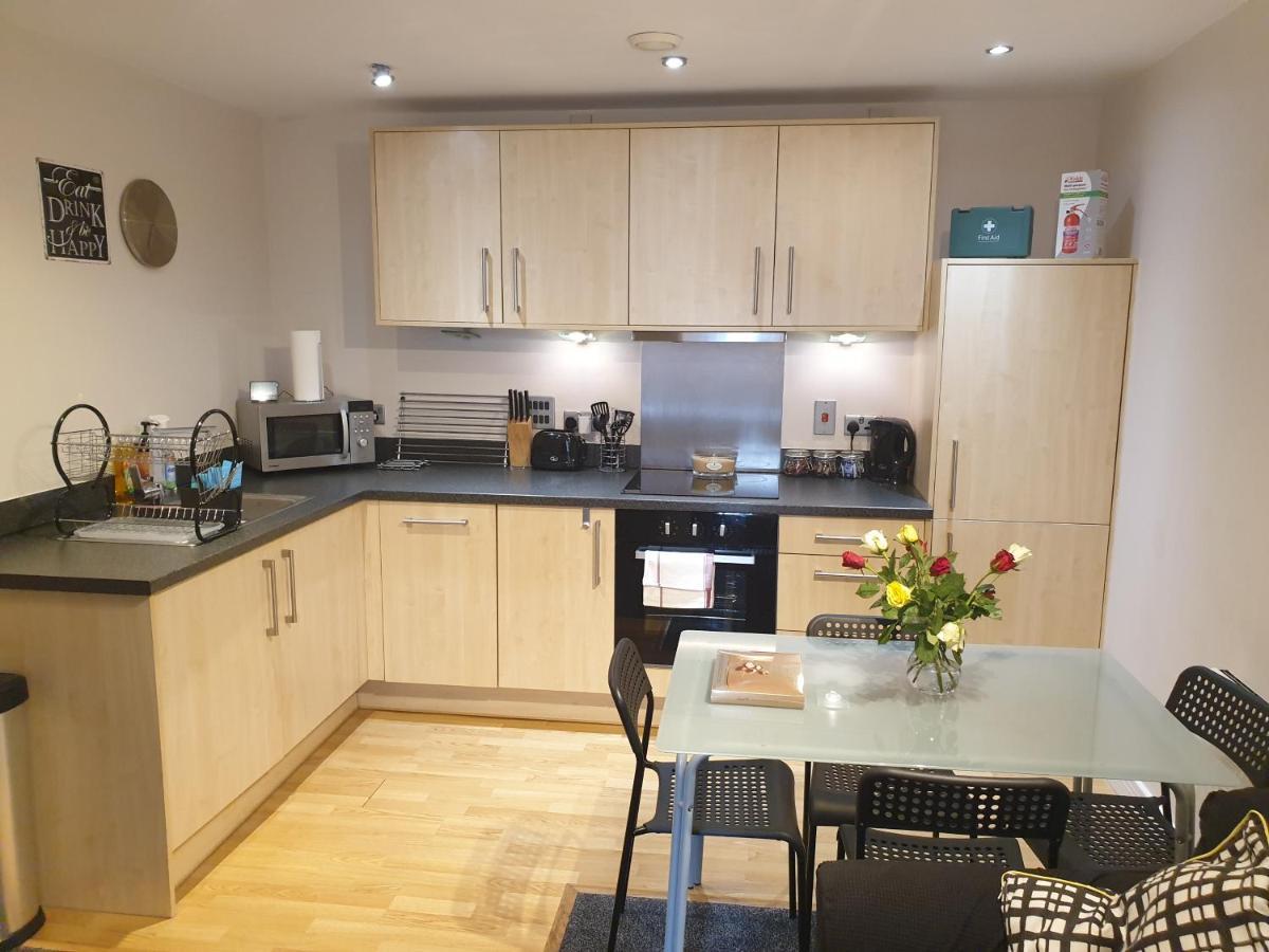 Birmingham Emerald, 2 Bedroom Apartment 외부 사진