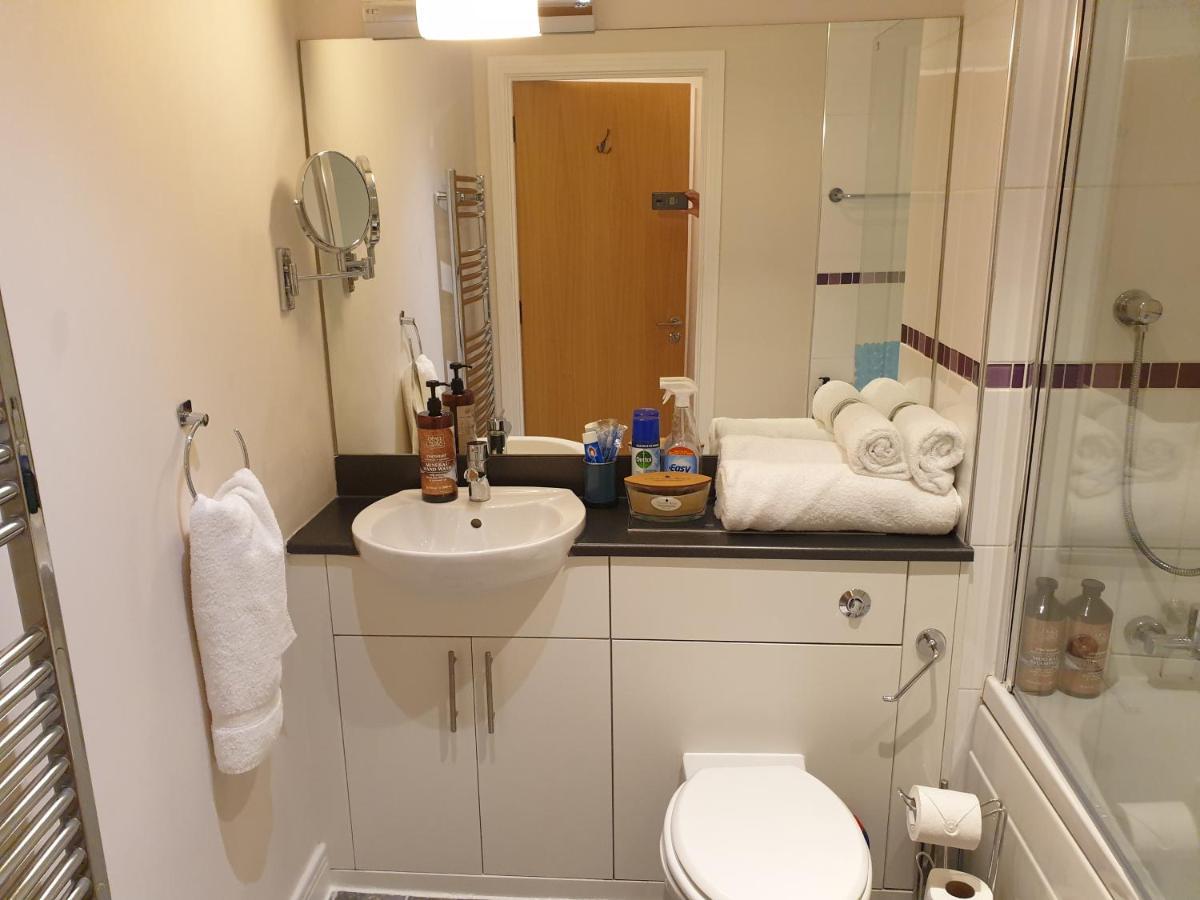 Birmingham Emerald, 2 Bedroom Apartment 외부 사진
