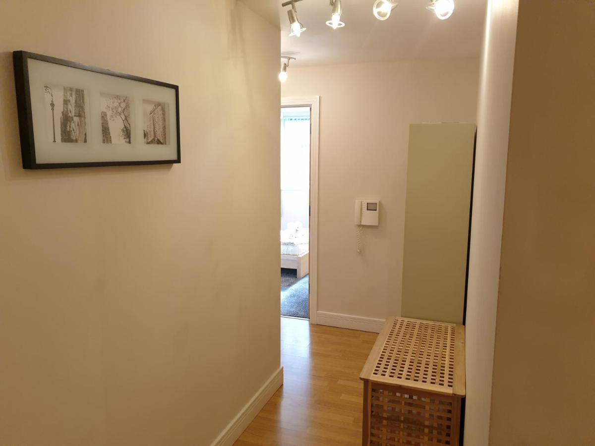 Birmingham Emerald, 2 Bedroom Apartment 외부 사진